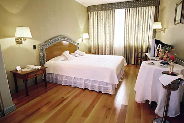 Room 5 of 35