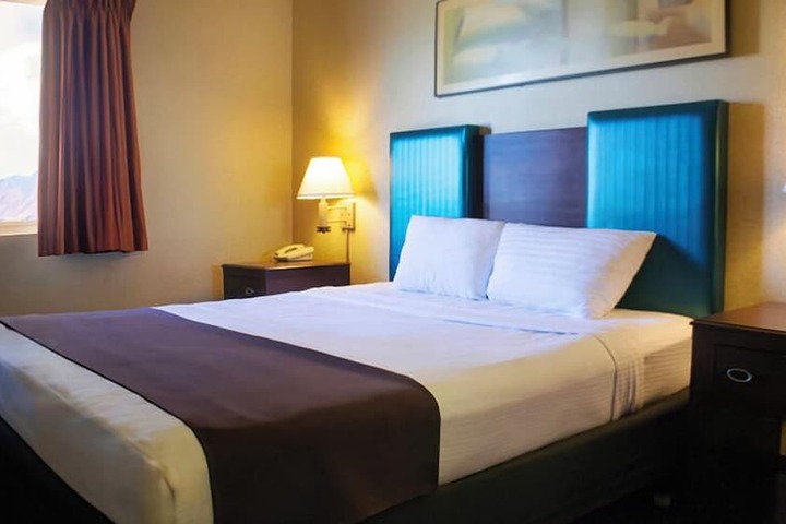Standard Room, King or Two Doubles (2 of 8)