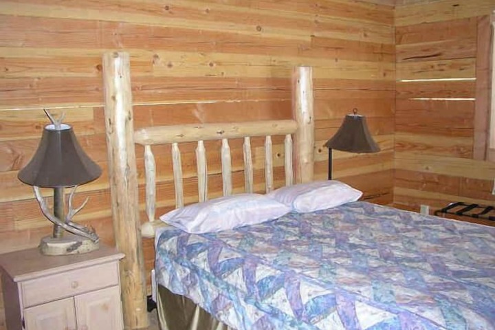 Room 106 of 218