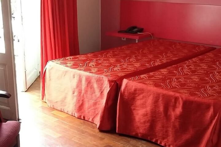 Room 5 of 20