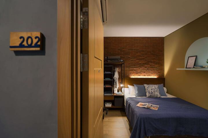 Room 4 of 21