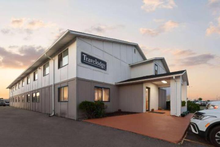 Smart Choice Inn and Suites
