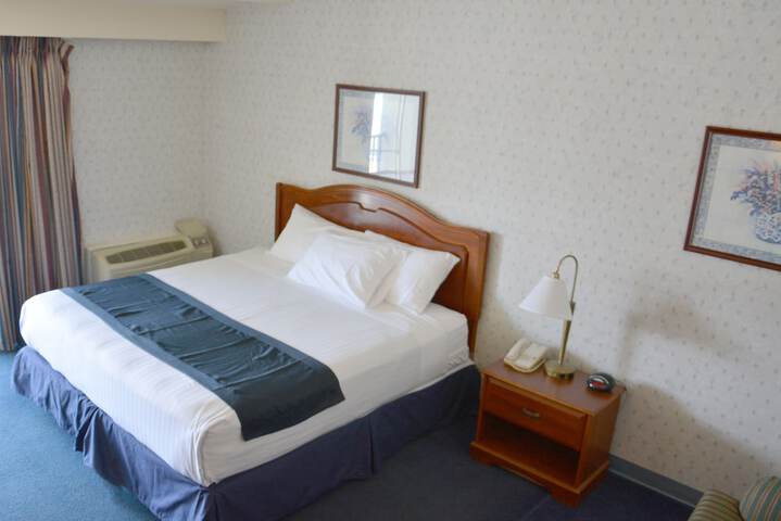 1 King Bed (18 of 21)