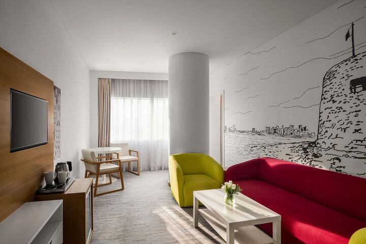 Room 32 of 63