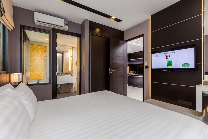 Room 8 of 91