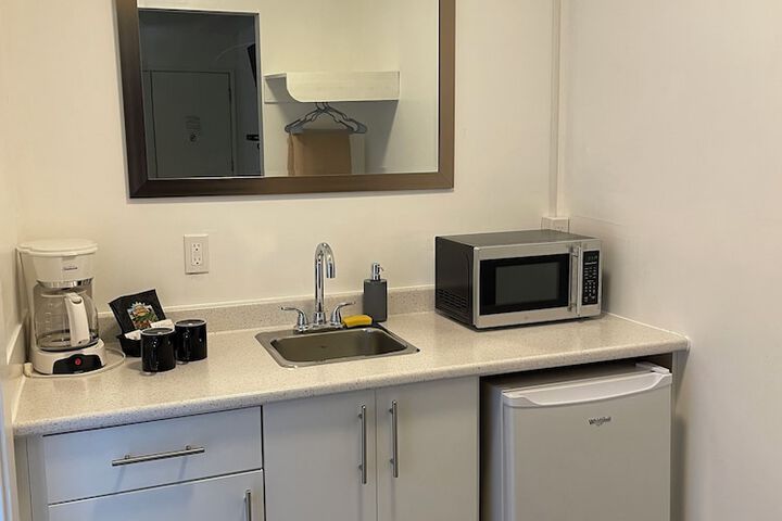 Room 6 of 19