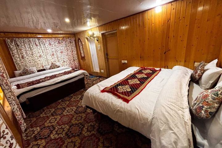 Room 11 of 23