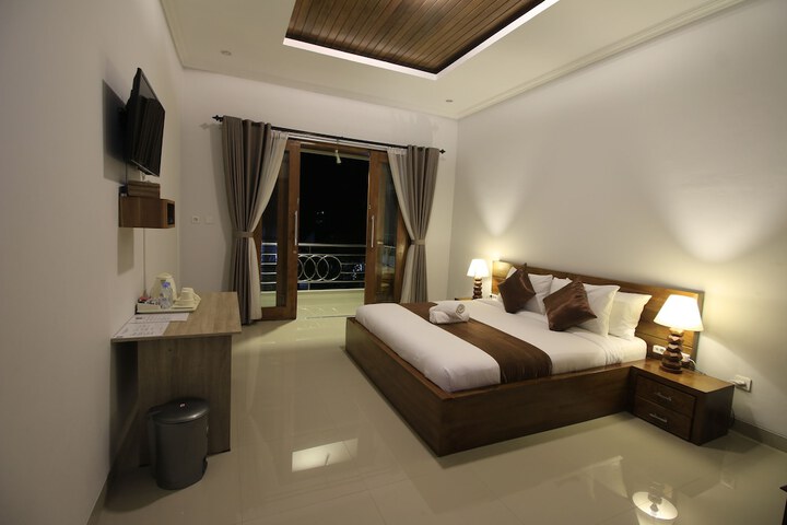 Room 15 of 34
