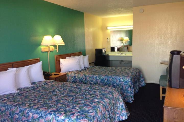 Room 6 of 14