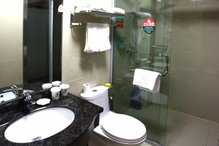 Room 46 of 66