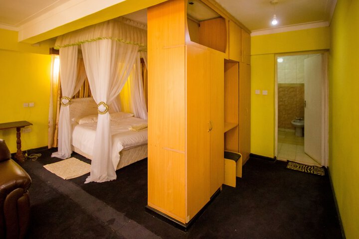 Room 22 of 27
