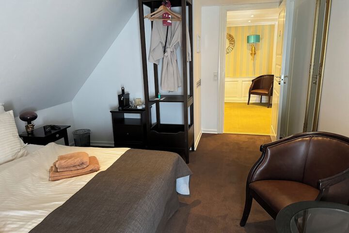 Room 30 of 60