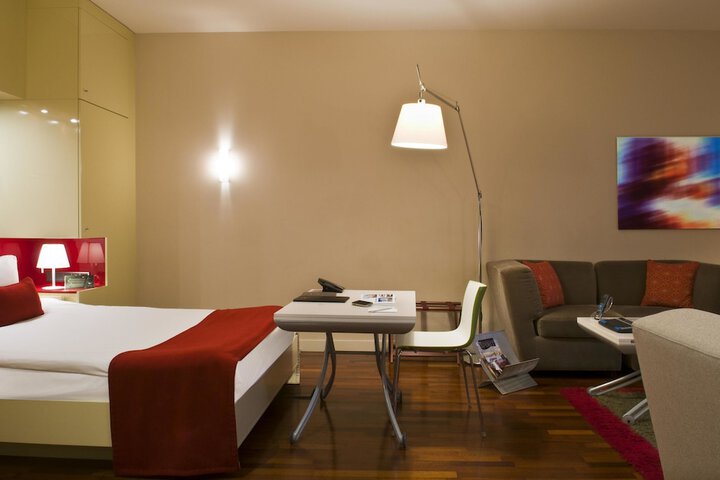 Room 17 of 101