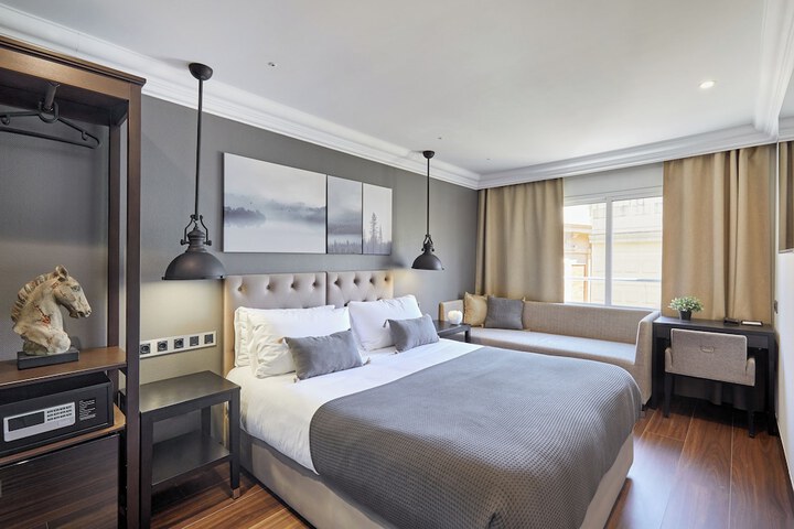 Room 8 of 54