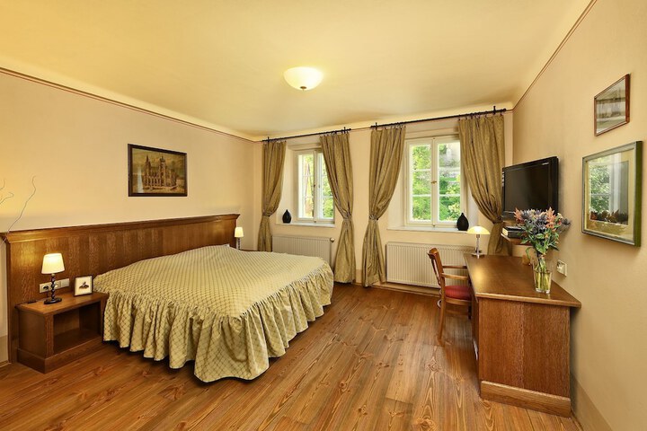 Room 8 of 39