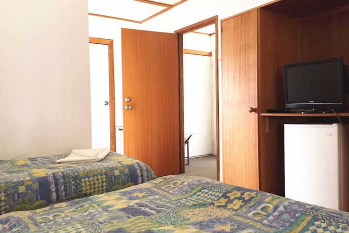 Room 15 of 32