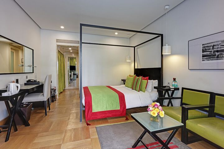 Room 3 of 60