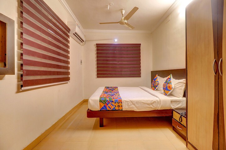 Room 13 of 26