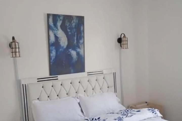 Room 6 of 25