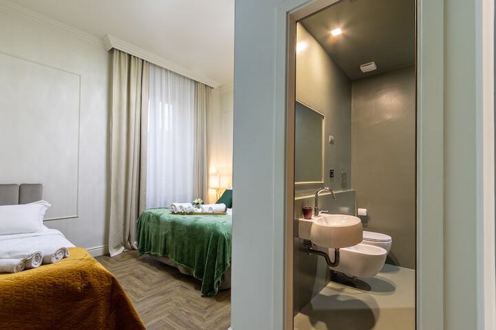 Room 9 of 39