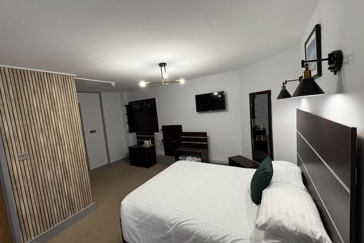Room 34 of 86