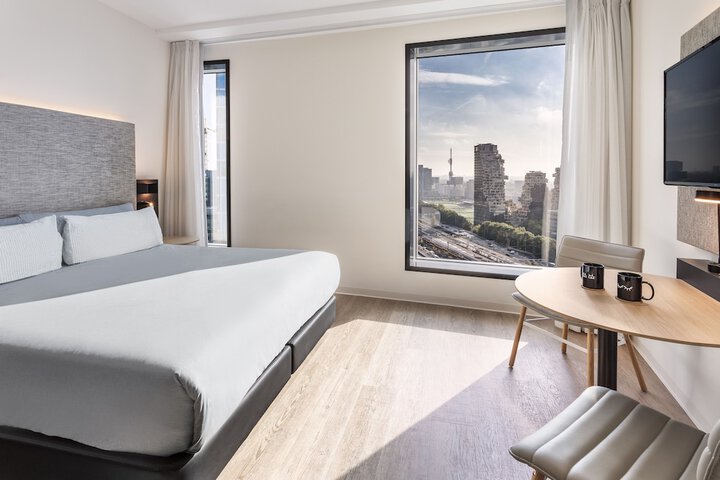 Room 33 of 105
