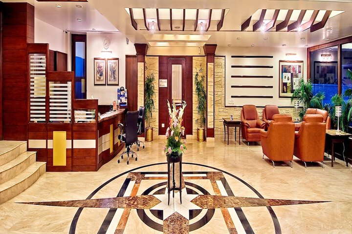 Entrance & Lobby