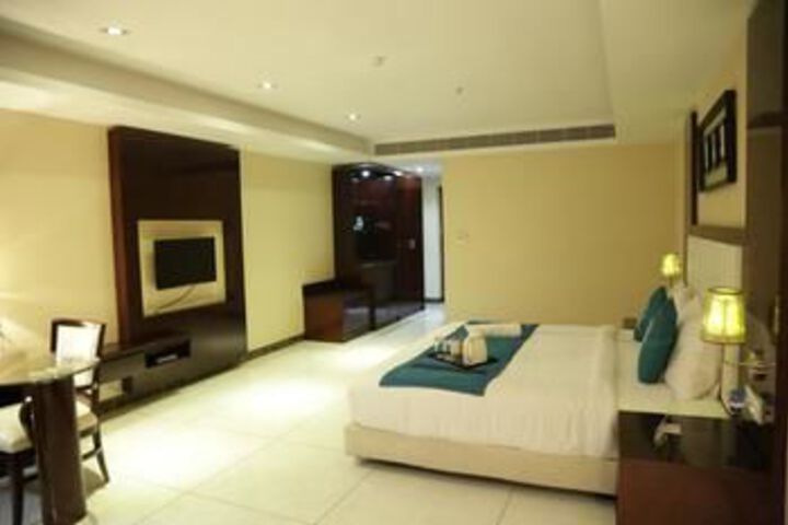 Room 9 of 17