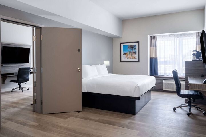 Room 11 of 31