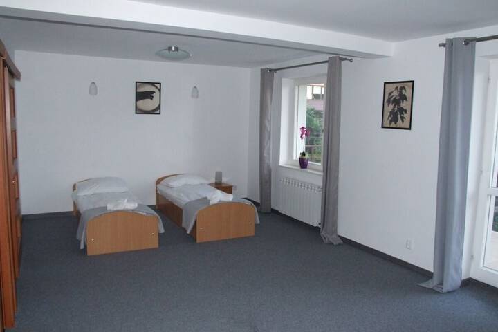 Room 10 of 40