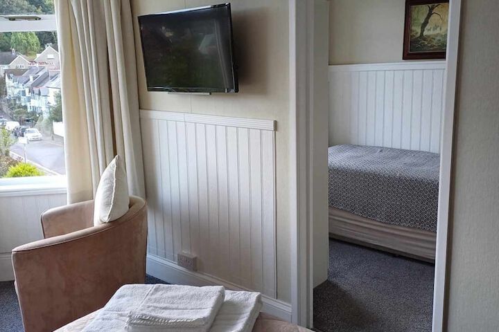 Room 2 of 30