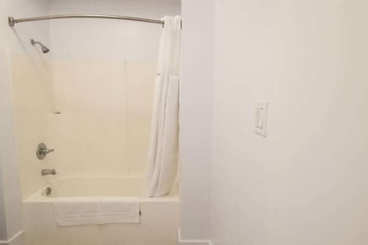 Room 15 of 34