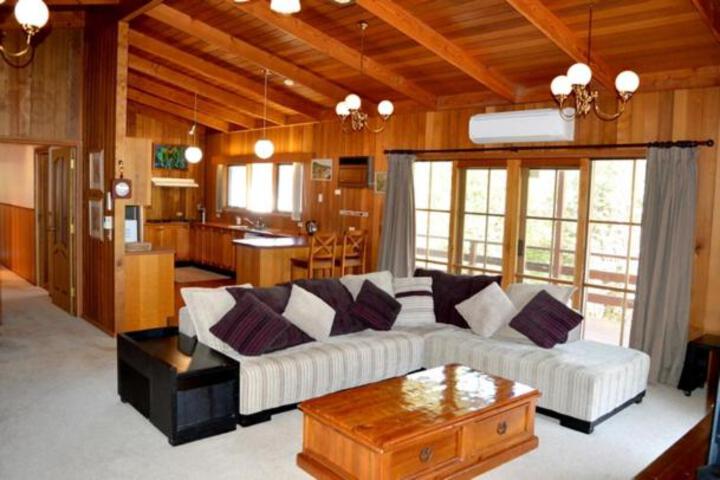 Lisieux - Country Style Family Retreat