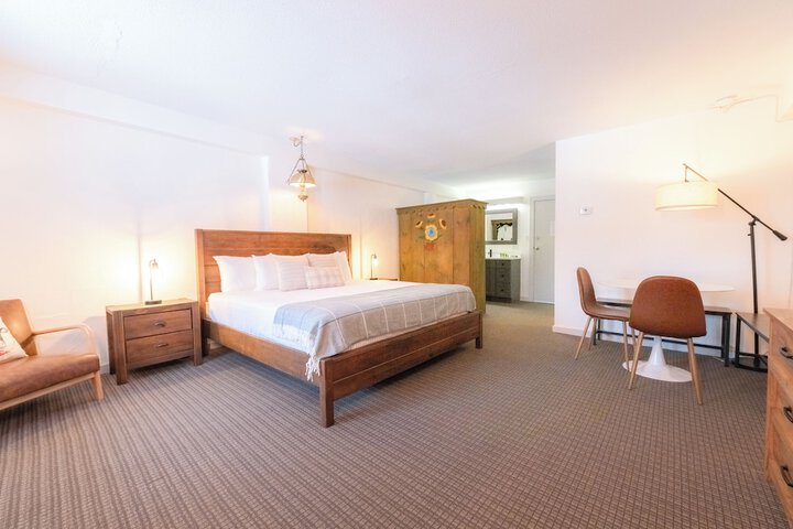 Superior King Bed (12 of 23)