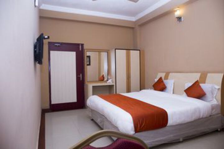 Room 9 of 21