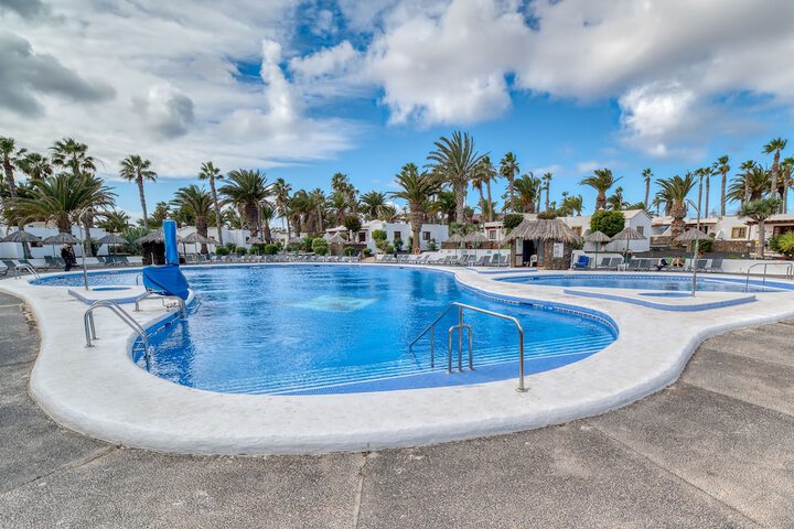 Hotel Pool