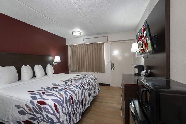 Superior King Bed (11 of 16)