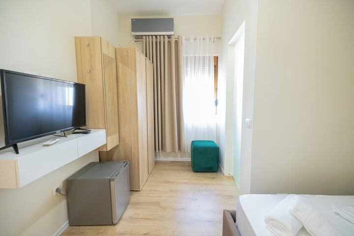 Room 16 of 110