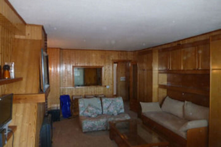 Room 10 of 11