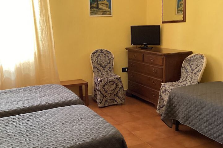 Room 25 of 73