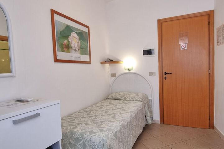 Room 28 of 51
