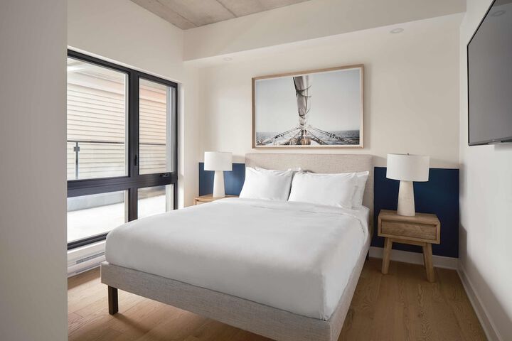 209 2nd Floor Studio Murphy Queen Bed with Balcony (90 of 95)