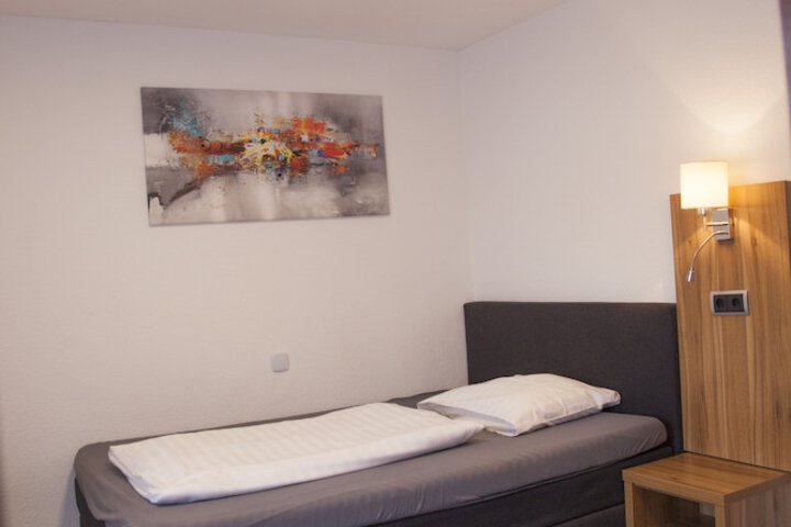 Room 34 of 76