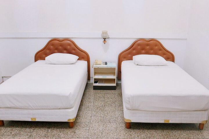 Room 7 of 25