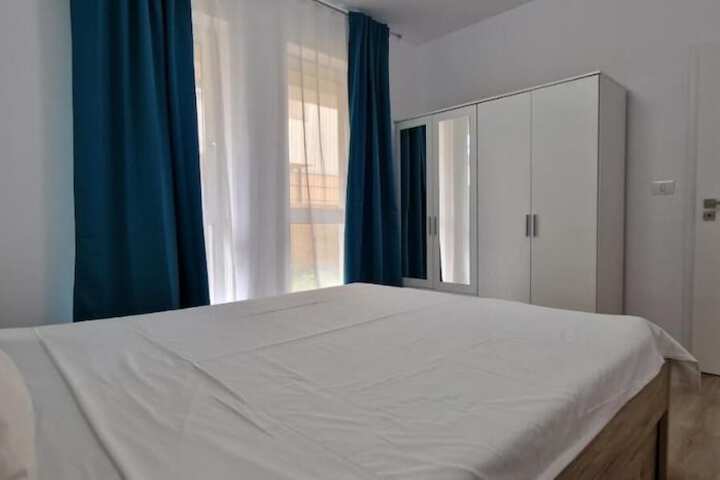 Room 3 of 9