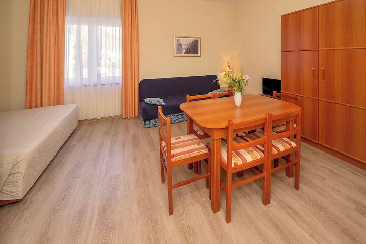 Room 16 of 235