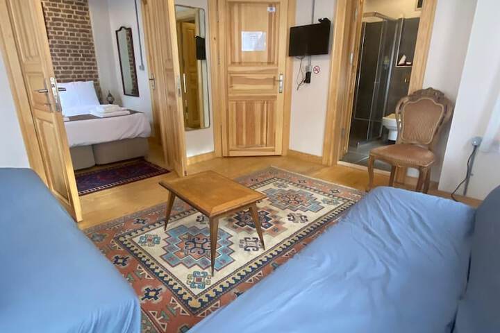 Room 41 of 48