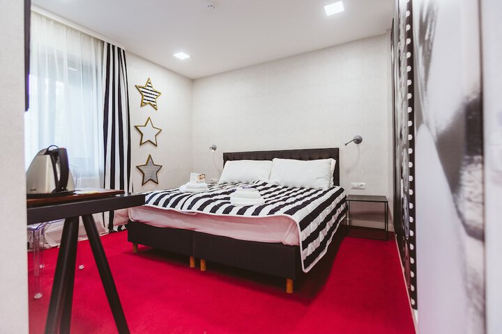 Room 4 of 41