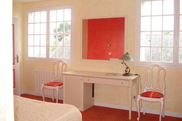Room 25 of 28