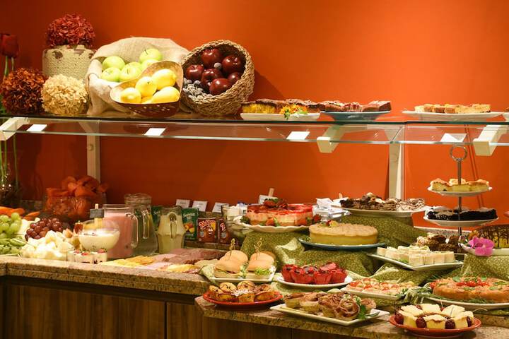 Breakfast/Coffee Service 17 of 25